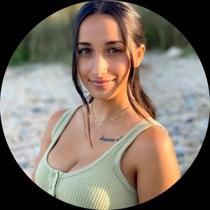 Meet your Posher, Eleni